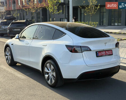 Білий Тесла Model Y, об'ємом двигуна 0 л та пробігом 55 тис. км за 33014 $, фото 8 на Automoto.ua