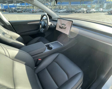Белый Тесла Model Y, объемом двигателя 0 л и пробегом 22 тыс. км за 31500 $, фото 15 на Automoto.ua
