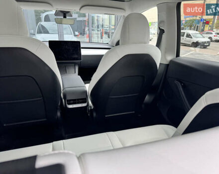 Белый Тесла Model Y, объемом двигателя 0 л и пробегом 41 тыс. км за 25500 $, фото 10 на Automoto.ua