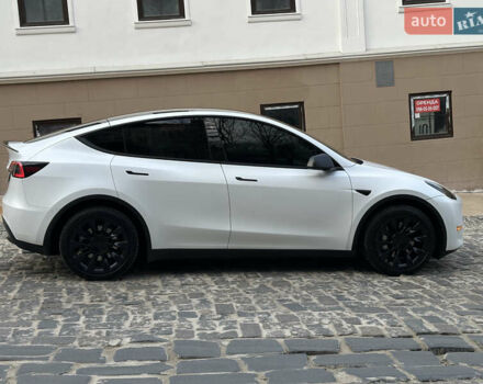 Білий Тесла Model Y, об'ємом двигуна 0 л та пробігом 20 тис. км за 29999 $, фото 4 на Automoto.ua