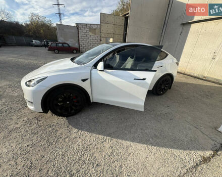 Білий Тесла Model Y, об'ємом двигуна 0 л та пробігом 35 тис. км за 33000 $, фото 7 на Automoto.ua