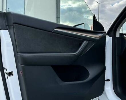 Білий Тесла Model Y, об'ємом двигуна 0 л та пробігом 15 тис. км за 31100 $, фото 22 на Automoto.ua