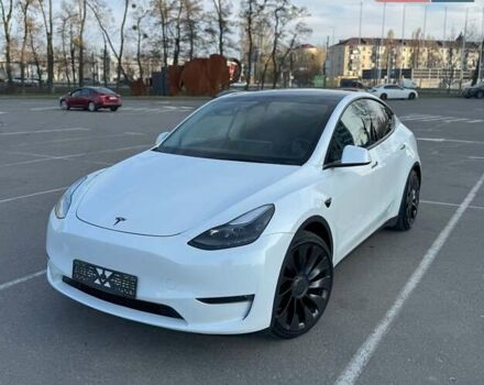 Белый Тесла Model Y, объемом двигателя 0 л и пробегом 35 тыс. км за 27500 $, фото 1 на Automoto.ua