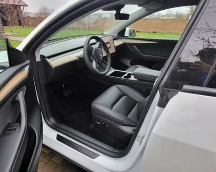 Белый Тесла Model Y, объемом двигателя 0 л и пробегом 56 тыс. км за 26500 $, фото 15 на Automoto.ua