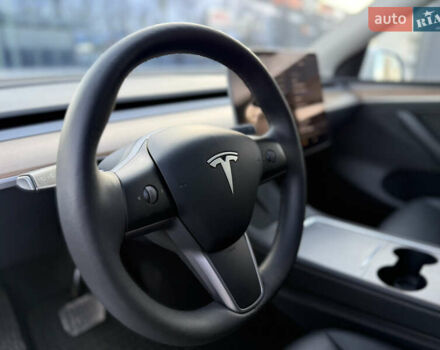 Белый Тесла Model Y, объемом двигателя 0 л и пробегом 45 тыс. км за 29990 $, фото 17 на Automoto.ua