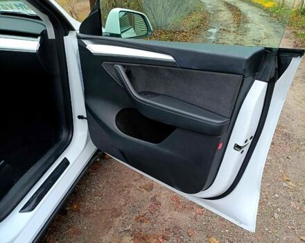 Белый Тесла Model Y, объемом двигателя 0.33 л и пробегом 53 тыс. км за 29000 $, фото 12 на Automoto.ua