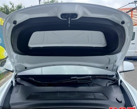 Белый Тесла Model Y, объемом двигателя 0 л и пробегом 40 тыс. км за 28499 $, фото 6 на Automoto.ua