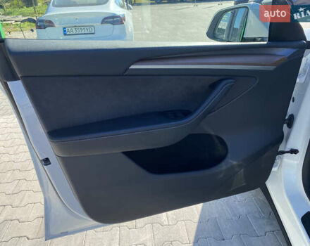 Белый Тесла Model Y, объемом двигателя 0 л и пробегом 50 тыс. км за 39990 $, фото 12 на Automoto.ua