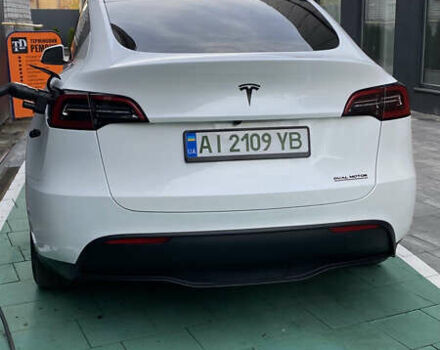 Белый Тесла Model Y, объемом двигателя 0 л и пробегом 42 тыс. км за 29999 $, фото 4 на Automoto.ua