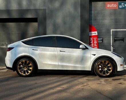 Белый Тесла Model Y, объемом двигателя 0 л и пробегом 42 тыс. км за 33999 $, фото 9 на Automoto.ua