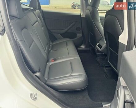 Белый Тесла Model Y, объемом двигателя 0 л и пробегом 59 тыс. км за 31490 $, фото 20 на Automoto.ua