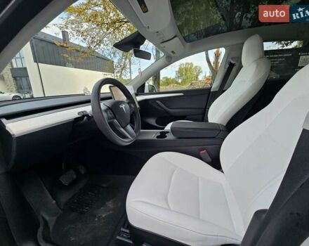 Тесла Model Y 2023 в Тернополе на Automoto.ua Белый Тесла Model Y, объемом двигателя 0 л и пробегом 36 тыс. км за 28000 $, фото 13 на Automoto.ua