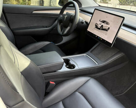 Білий Тесла Model Y, об'ємом двигуна 0 л та пробігом 31 тис. км за 24400 $, фото 9 на Automoto.ua