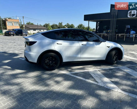 Белый Тесла Model Y, объемом двигателя 0 л и пробегом 18 тыс. км за 27300 $, фото 1 на Automoto.ua