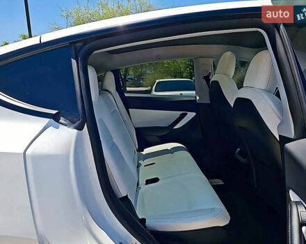 Белый Тесла Model Y, объемом двигателя 0 л и пробегом 27 тыс. км за 23500 $, фото 5 на Automoto.ua