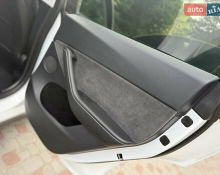Белый Тесла Model Y, объемом двигателя 0 л и пробегом 72 тыс. км за 26750 $, фото 39 на Automoto.ua