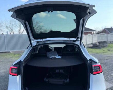 Білий Тесла Model Y, об'ємом двигуна 0 л та пробігом 23 тис. км за 28500 $, фото 12 на Automoto.ua