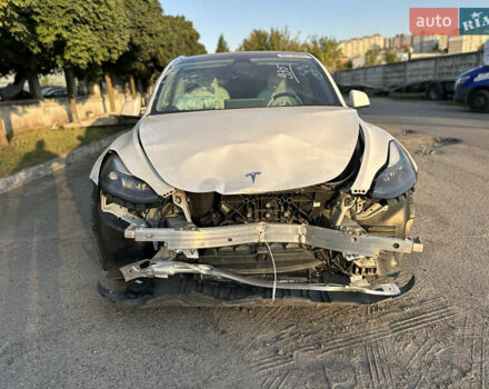 Белый Тесла Model Y, объемом двигателя 0 л и пробегом 96 тыс. км за 18290 $, фото 2 на Automoto.ua