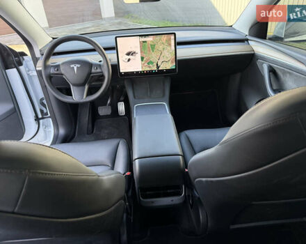 Білий Тесла Model Y, об'ємом двигуна 0 л та пробігом 49 тис. км за 24900 $, фото 7 на Automoto.ua