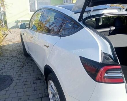 Белый Тесла Model Y, объемом двигателя 0 л и пробегом 18 тыс. км за 28500 $, фото 2 на Automoto.ua
