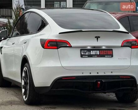 Белый Тесла Model Y, объемом двигателя 0 л и пробегом 53 тыс. км за 28800 $, фото 6 на Automoto.ua