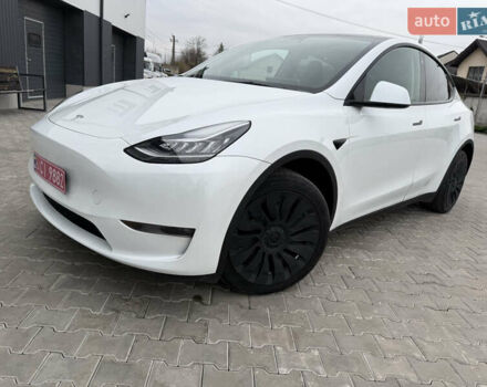 Белый Тесла Model Y, объемом двигателя 0 л и пробегом 39 тыс. км за 27200 $, фото 1 на Automoto.ua