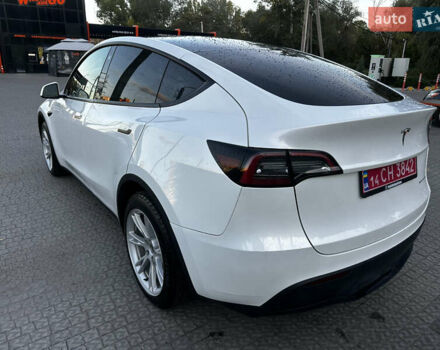 Білий Тесла Model Y, об'ємом двигуна 0 л та пробігом 42 тис. км за 29500 $, фото 3 на Automoto.ua