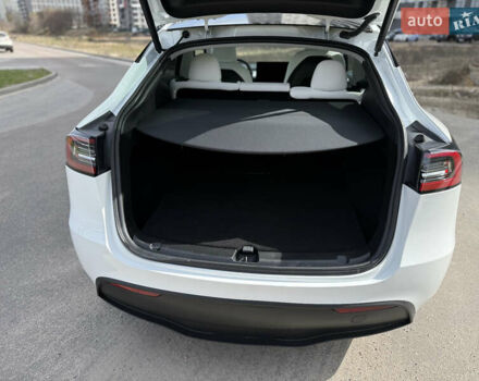 Белый Тесла Model Y, объемом двигателя 0 л и пробегом 17 тыс. км за 25999 $, фото 7 на Automoto.ua