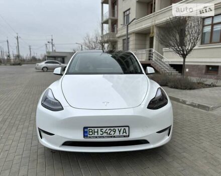 Белый Тесла Model Y, объемом двигателя 0 л и пробегом 2 тыс. км за 36500 $, фото 6 на Automoto.ua