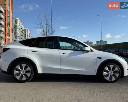 Белый Тесла Model Y, объемом двигателя 0 л и пробегом 35 тыс. км за 33777 $, фото 15 на Automoto.ua