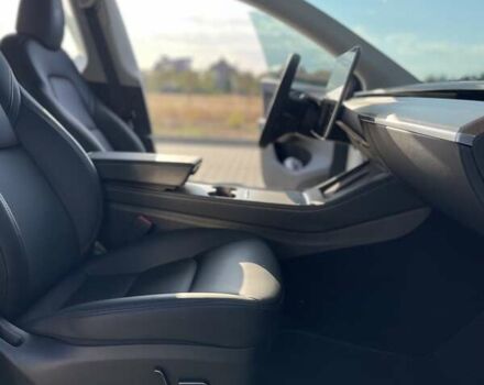 Белый Тесла Model Y, объемом двигателя 0 л и пробегом 26 тыс. км за 28700 $, фото 10 на Automoto.ua