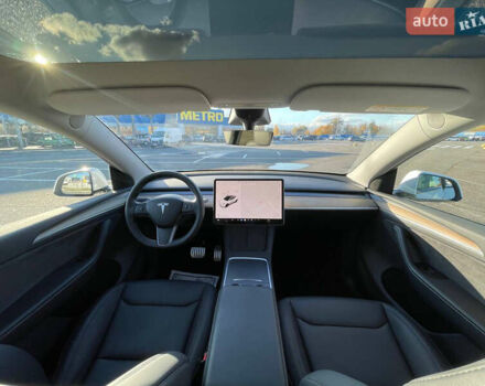Белый Тесла Model Y, объемом двигателя 0 л и пробегом 25 тыс. км за 32500 $, фото 30 на Automoto.ua