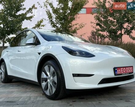 Белый Тесла Model Y, объемом двигателя 0 л и пробегом 35 тыс. км за 34500 $, фото 2 на Automoto.ua