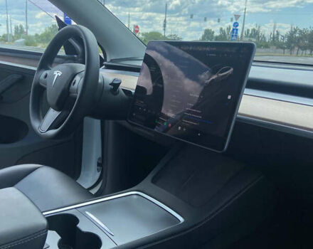 Белый Тесла Model Y, объемом двигателя 0 л и пробегом 43 тыс. км за 26000 $, фото 7 на Automoto.ua