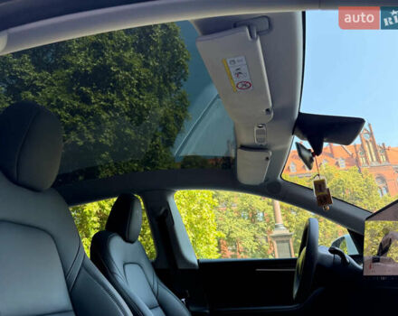 Белый Тесла Model Y, объемом двигателя 0 л и пробегом 49 тыс. км за 23000 $, фото 5 на Automoto.ua
