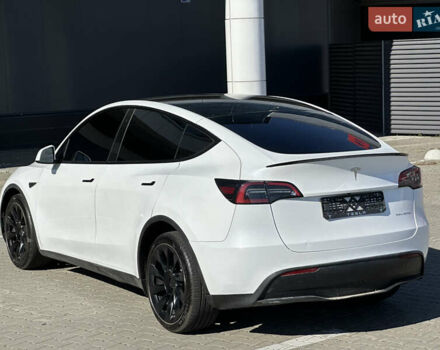 Белый Тесла Model Y, объемом двигателя 0 л и пробегом 52 тыс. км за 25900 $, фото 10 на Automoto.ua