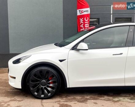 Белый Тесла Model Y, объемом двигателя 0 л и пробегом 49 тыс. км за 34999 $, фото 4 на Automoto.ua