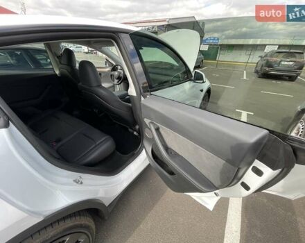 Белый Тесла Model Y, объемом двигателя 0 л и пробегом 4 тыс. км за 29800 $, фото 35 на Automoto.ua