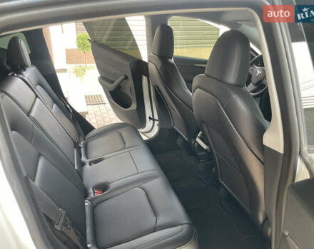 Белый Тесла Model Y, объемом двигателя 0 л и пробегом 13 тыс. км за 26500 $, фото 19 на Automoto.ua