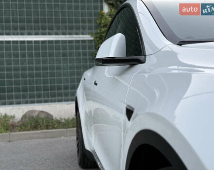Белый Тесла Model Y, объемом двигателя 0 л и пробегом 18 тыс. км за 29600 $, фото 35 на Automoto.ua