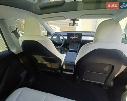 Белый Тесла Model Y, объемом двигателя 0 л и пробегом 17 тыс. км за 28500 $, фото 14 на Automoto.ua