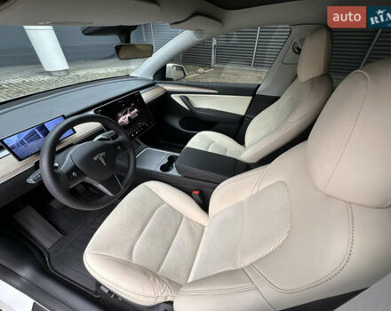 Белый Тесла Model Y, объемом двигателя 0 л и пробегом 41 тыс. км за 29900 $, фото 22 на Automoto.ua