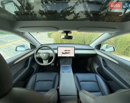 Белый Тесла Model Y, объемом двигателя 0 л и пробегом 35 тыс. км за 34500 $, фото 31 на Automoto.ua