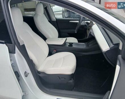Білий Тесла Model Y, об'ємом двигуна 0 л та пробігом 57 тис. км за 26500 $, фото 17 на Automoto.ua