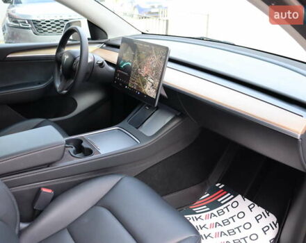 Белый Тесла Model Y, объемом двигателя 0 л и пробегом 33 тыс. км за 28900 $, фото 30 на Automoto.ua