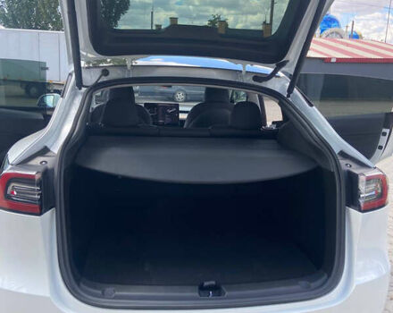 Белый Тесла Model Y, объемом двигателя 0 л и пробегом 43 тыс. км за 26000 $, фото 4 на Automoto.ua