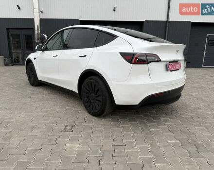 Белый Тесла Model Y, объемом двигателя 0 л и пробегом 39 тыс. км за 27200 $, фото 5 на Automoto.ua