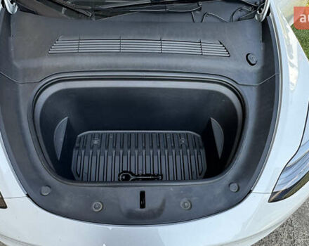 Белый Тесла Model Y, объемом двигателя 0 л и пробегом 35 тыс. км за 33000 $, фото 13 на Automoto.ua