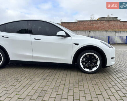 Білий Тесла Model Y, об'ємом двигуна 0 л та пробігом 45 тис. км за 27500 $, фото 17 на Automoto.ua