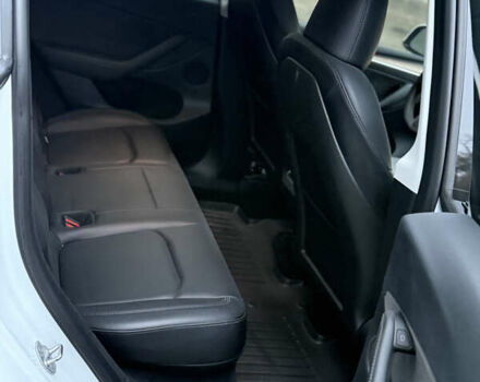 Белый Тесла Model Y, объемом двигателя 0 л и пробегом 37 тыс. км за 28500 $, фото 5 на Automoto.ua